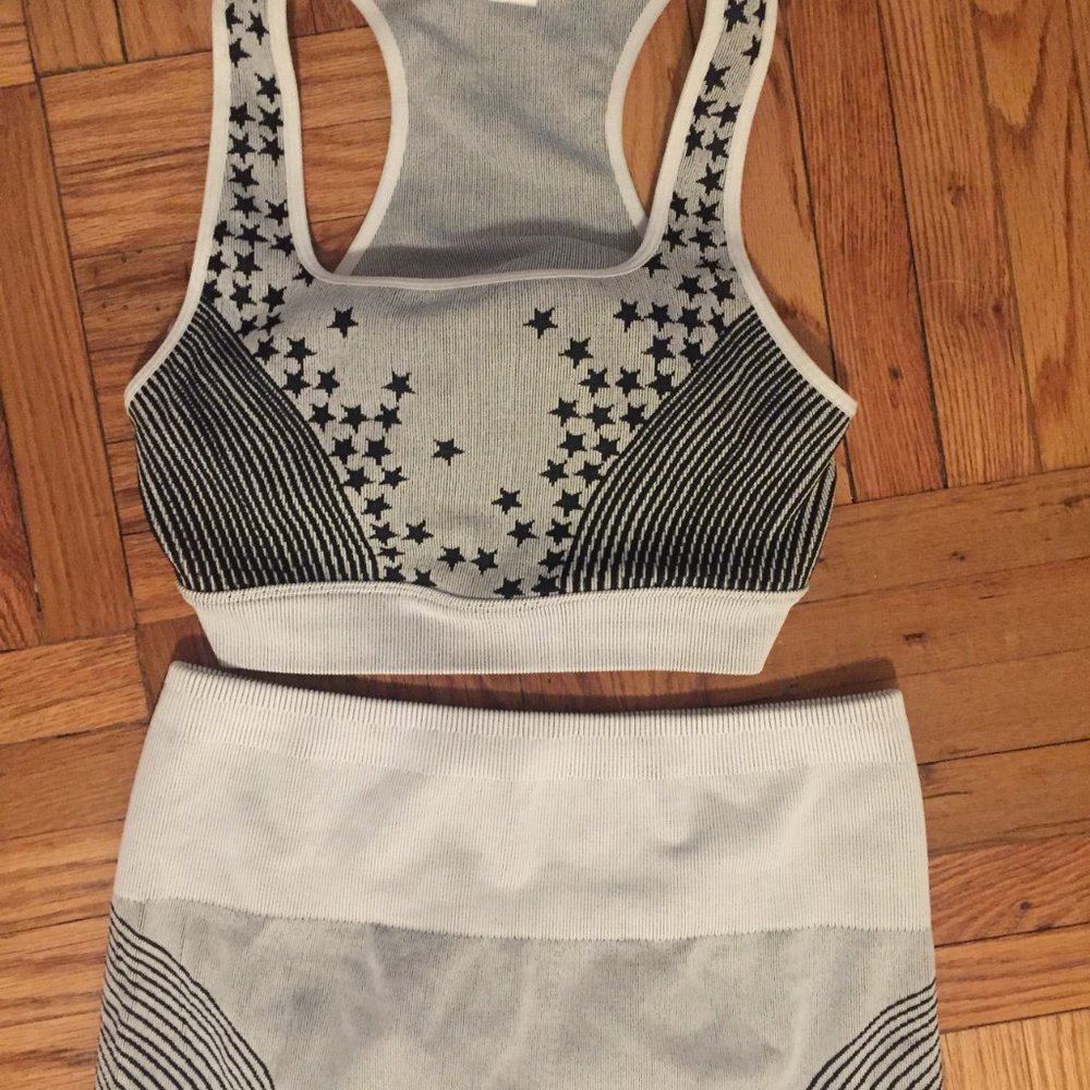 Fabletics - image 1